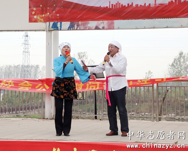 安徽滁州定远爱心志愿者协会开展重阳节献爱心活动