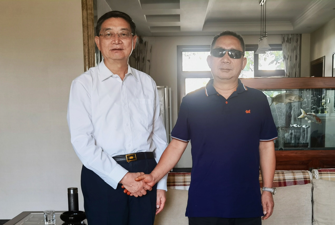 李天文主任在北京助残爱心公益促进会王江雁常务副会长陪同下,携学